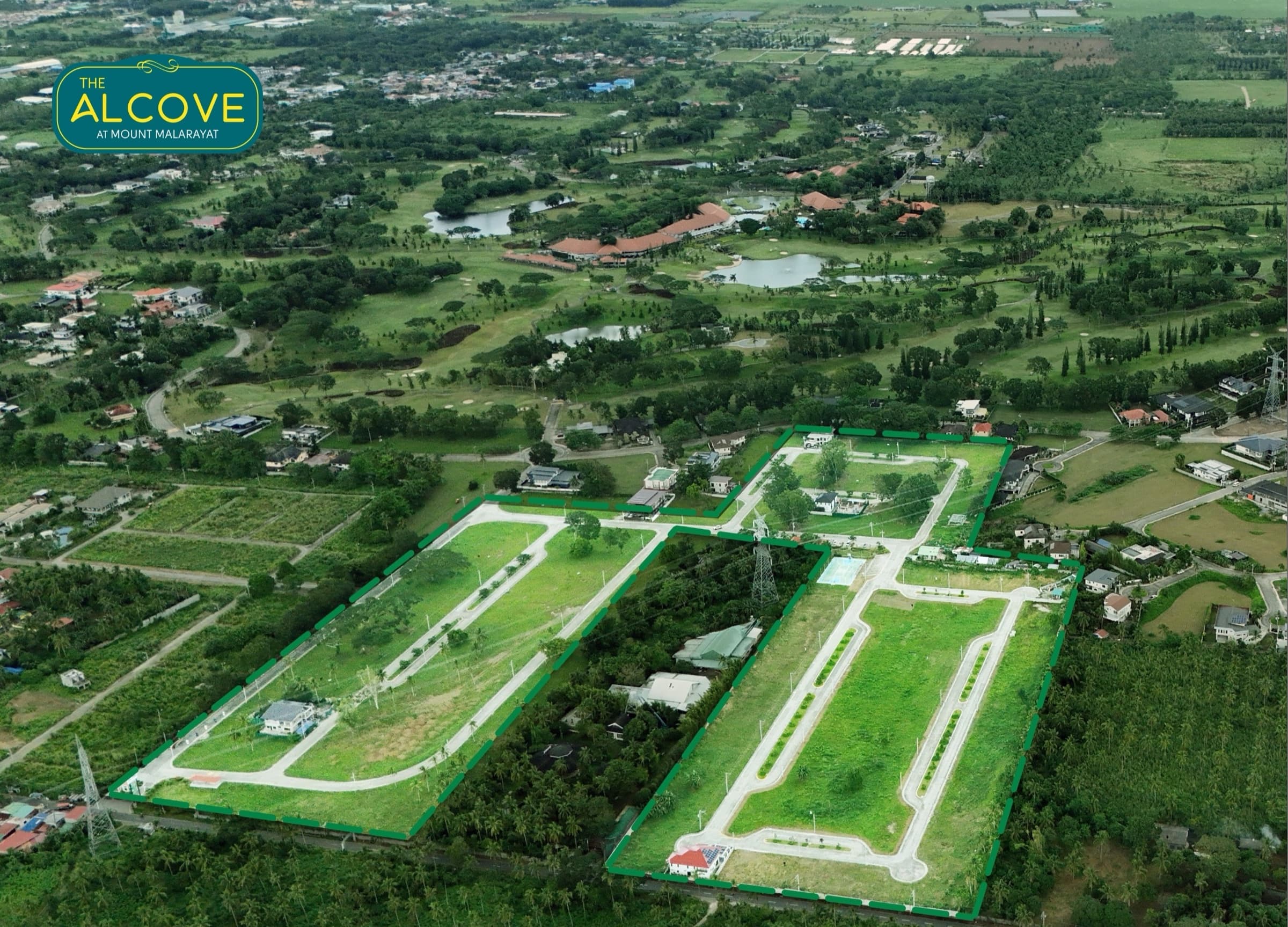 The Alcove enclave and its open-space strips from the air, within Mount Malarayat (photo)